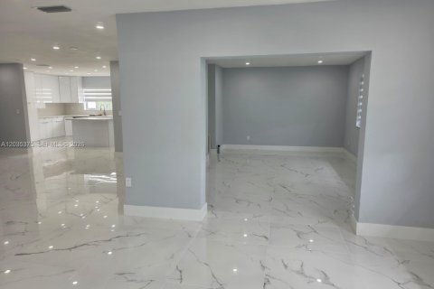 Купить виллу или дом в Майами, Флорида 4 спальни, 257.99м2, № 2085416 - фото 20