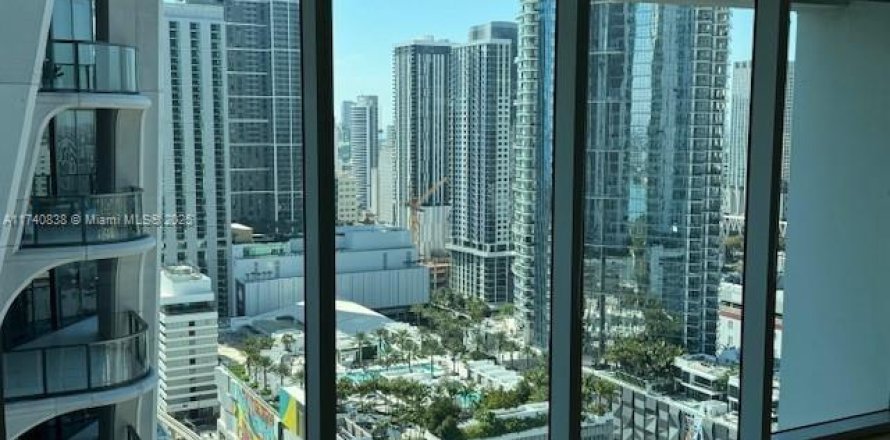 Condo in Miami, Florida, 1 bedroom № 1709745