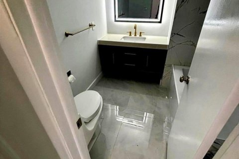 Купить кондоминиум в Уилтон-Мэнорс, Флорида 4 комнаты, 69.68м2, № 2083073 - фото 6