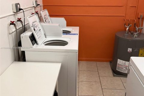 Купить кондоминиум в Уилтон-Мэнорс, Флорида 4 комнаты, 69.68м2, № 2083073 - фото 15