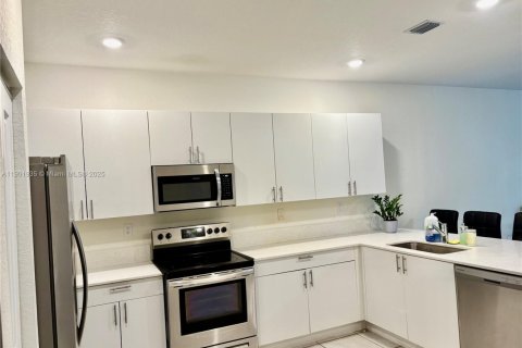 Touwnhouse à louer à Homestead, Floride: 4 chambres, 169.08 m2 № 1953326 - photo 3