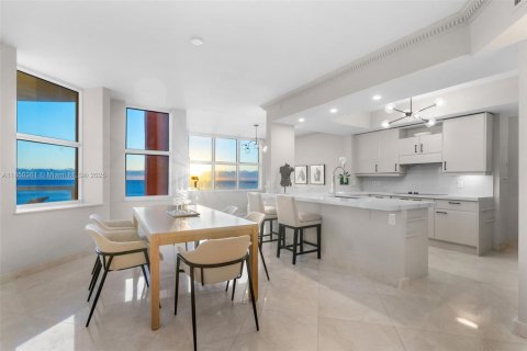 Condominio en alquiler en Fort Lauderdale, Florida, 3 dormitorios, 201.78 m2 № 2022463 - foto 9