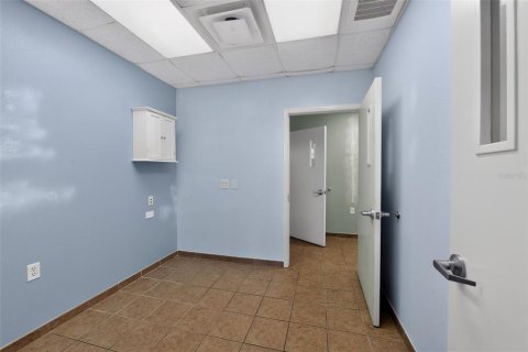 Commercial property in Saint Petersburg, Florida 276.94 sq.m. № 2232033 - photo 16