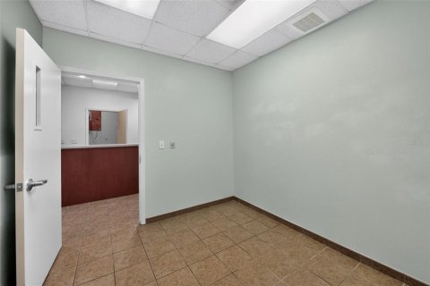 Commercial property in Saint Petersburg, Florida 276.94 sq.m. № 2232033 - photo 21