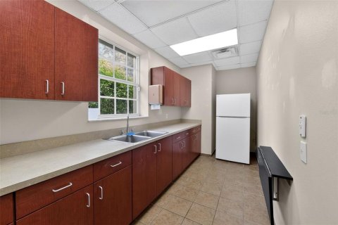 Commercial property in Saint Petersburg, Florida 276.94 sq.m. № 2232033 - photo 13