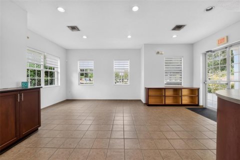 Commercial property in Saint Petersburg, Florida 276.94 sq.m. № 2232033 - photo 10