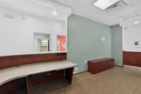 Commercial property in Saint Petersburg, Florida 276.94 sq.m. № 2232033 - photo 19