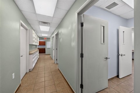 Commercial property in Saint Petersburg, Florida 276.94 sq.m. № 2232033 - photo 22