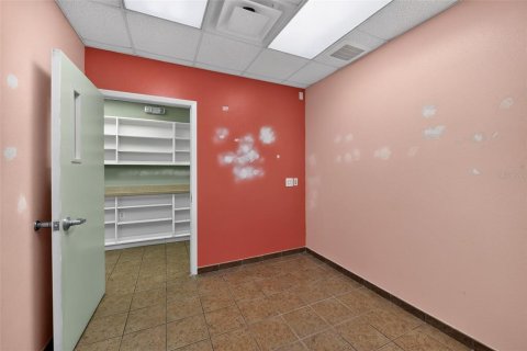 Commercial property in Saint Petersburg, Florida 276.94 sq.m. № 2232033 - photo 17
