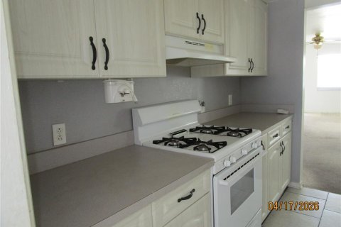 Condo in Saint Petersburg, Florida, 2 bedrooms № 2206105 - photo 7