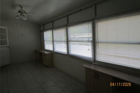 Condo in Saint Petersburg, Florida, 2 bedrooms № 2206105 - photo 20