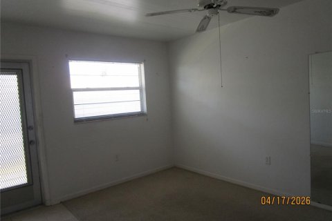 Condo in Saint Petersburg, Florida, 2 bedrooms № 2206105 - photo 16