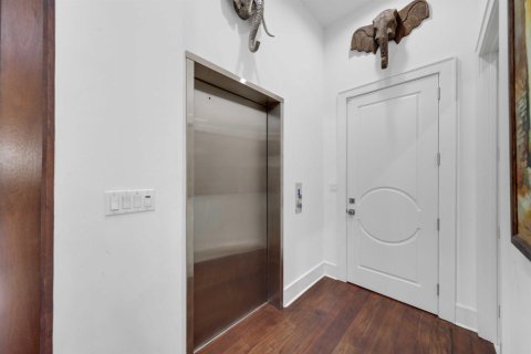 Casa en venta en Fort Lauderdale, Florida, 9 dormitorios, 882.66 m2 № 2185259 - foto 12