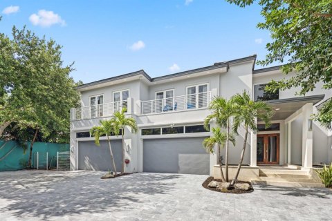 Casa en venta en Fort Lauderdale, Florida, 9 dormitorios, 882.66 m2 № 2185259 - foto 2