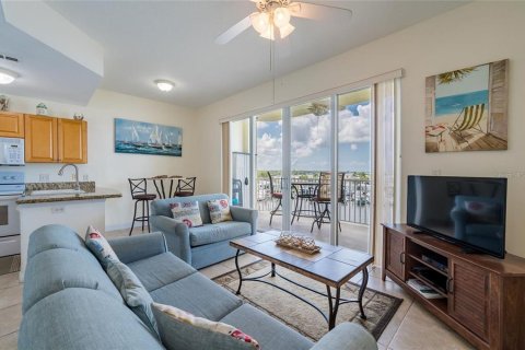 Condo in Saint Petersburg, Florida, 1 bedroom  № 1720871 - photo 6