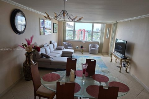 Снять в аренду кондоминиум в Халландейл-Бич, Флорида 1 спальня, 68.84м2, № 1993261 - фото 9