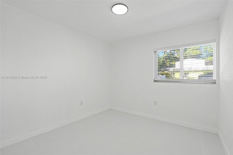 Townhouse in Miami Gardens, Florida 3 bedrooms, 107.02 sq.m. № 1973977 - photo 25