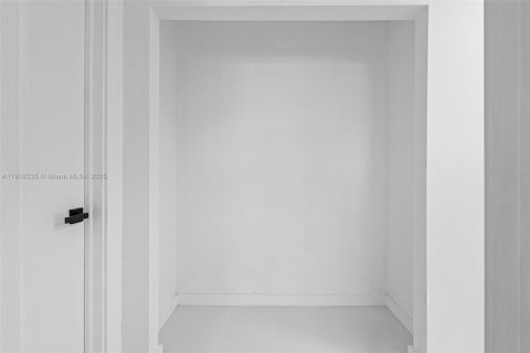 Townhouse in Miami Gardens, Florida 3 bedrooms, 107.02 sq.m. № 1973977 - photo 17