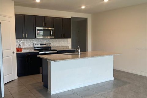 House in Bradenton, Florida 4 bedrooms, 169.73 sq.m. № 1899896 - photo 2