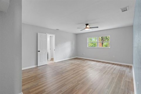 House in Port Charlotte, Florida 3 bedrooms, 162.39 sq.m. № 1838567 - photo 10