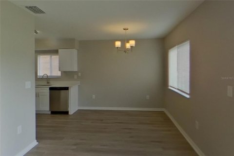 Villa ou maison à louer à Riverview, Floride: 4 chambres, 161.28 m2 № 2120650 - photo 4