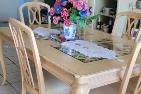 Купить кондоминиум в Майами, Флорида 1 спальня, 65.87м2, № 1958813 - фото 3