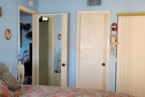 Купить кондоминиум в Майами, Флорида 1 спальня, 65.87м2, № 1958813 - фото 15