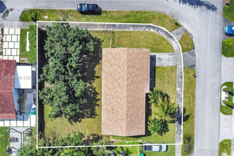 House in Homestead, Florida 3 bedrooms, 120.22 sq.m. № 1954824 - photo 10