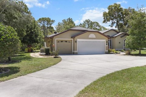 House in Homosassa, Florida 3 bedrooms, 195 sq.m. № 1827208 - photo 2