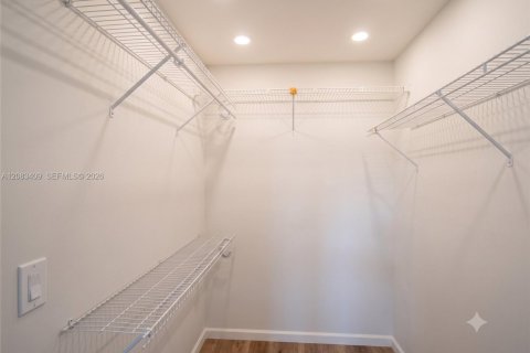 Condo in Sunrise, Florida, 2 bedrooms  № 2401267 - photo 19