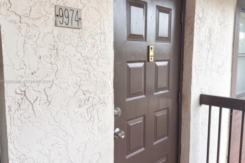 Condo in Sunrise, Florida, 2 bedrooms  № 2401267 - photo 3