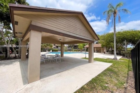 Condo in Sunrise, Florida, 2 bedrooms  № 2401267 - photo 29