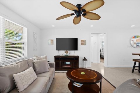 Villa ou maison à louer à Sarasota, Floride: 3 chambres, 158.31 m2 № 1525766 - photo 10