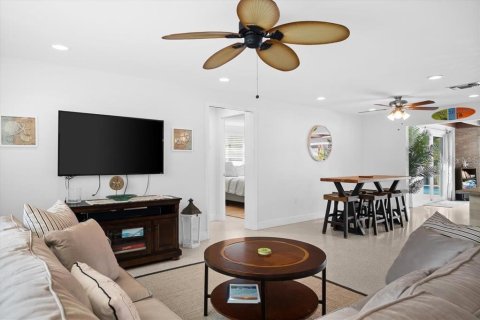 Villa ou maison à louer à Sarasota, Floride: 3 chambres, 158.31 m2 № 1525766 - photo 9