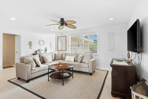 Villa ou maison à louer à Sarasota, Floride: 3 chambres, 158.31 m2 № 1525766 - photo 8