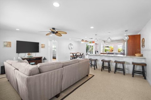 Villa ou maison à louer à Sarasota, Floride: 3 chambres, 158.31 m2 № 1525766 - photo 5