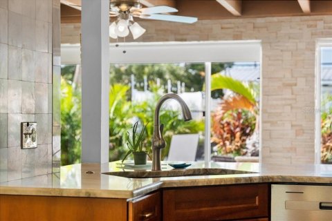 Villa ou maison à louer à Sarasota, Floride: 3 chambres, 158.31 m2 № 1525766 - photo 18