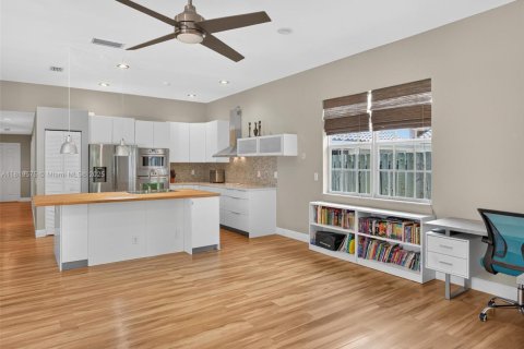 Casa en venta en Weston, Florida, 5 dormitorios, 242.85 m2 № 1790252 - foto 13