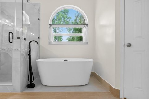 Casa en venta en Weston, Florida, 5 dormitorios, 242.85 m2 № 1790252 - foto 19