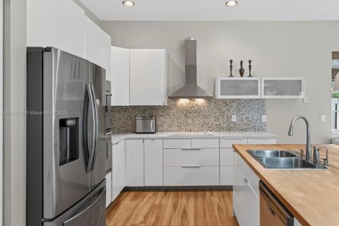 Casa en venta en Weston, Florida, 5 dormitorios, 242.85 m2 № 1790252 - foto 12
