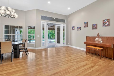 Casa en venta en Weston, Florida, 5 dormitorios, 242.85 m2 № 1790252 - foto 7