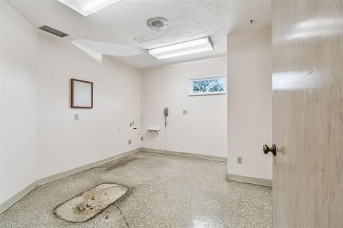 Commercial property in Clearwater, Florida 191.29 sq.m. № 2226602 - photo 27