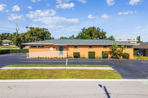 Commercial property in Clearwater, Florida 191.29 sq.m. № 2226602