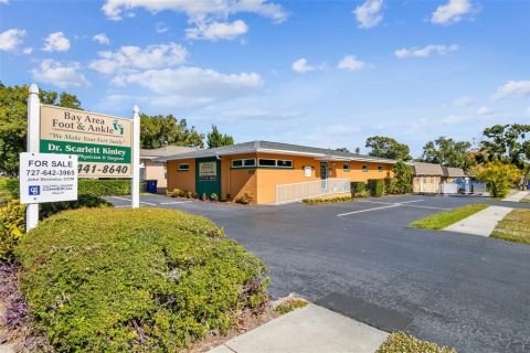 Commercial property in Clearwater, Florida 191.29 sq.m. № 2226602 - photo 9