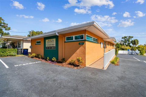 Commercial property in Clearwater, Florida 191.29 sq.m. № 2226602 - photo 3