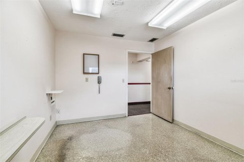 Commercial property in Clearwater, Florida 191.29 sq.m. № 2226602 - photo 25