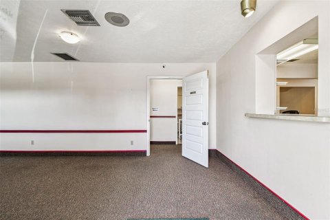 Commercial property in Clearwater, Florida 191.29 sq.m. № 2226602 - photo 13