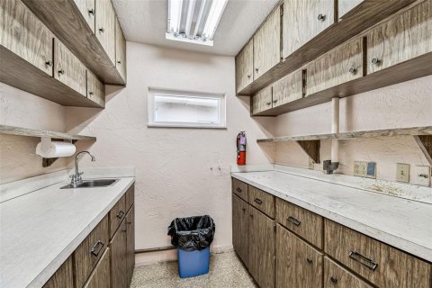 Commercial property in Clearwater, Florida 191.29 sq.m. № 2226602 - photo 23