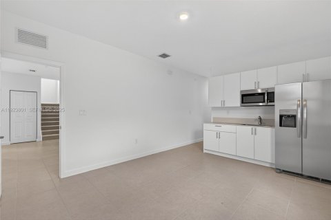 House in Miami, Florida 5 bedrooms № 1982137 - photo 26