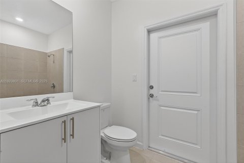 House in Miami, Florida 5 bedrooms № 1982137 - photo 29